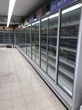 Горка холодильная KIFATO Прага 900х3750х2150 вынос с дверьми фото